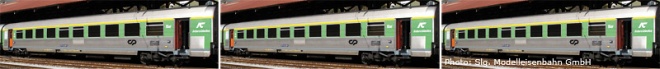 Set of 3 Passenger cars type Vtu<br /><a href='images/pictures/Roco/45928.jpg' target='_blank'>Full size image</a>